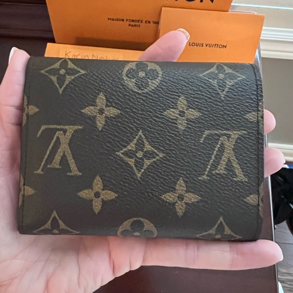 SOLD Authentic Louis Vuitton Victorine wallet - Picture 3 of 10